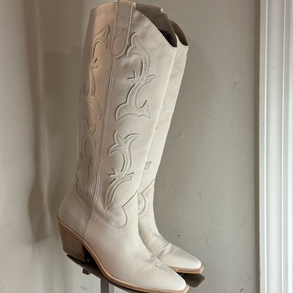 Dolce Vita Samsin Ivory Tall Boots Women's size 7.5 Brand New